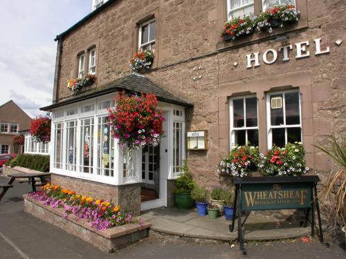 The Wheatsheaf Hotel And Restaurant Свинтон Экстерьер фото