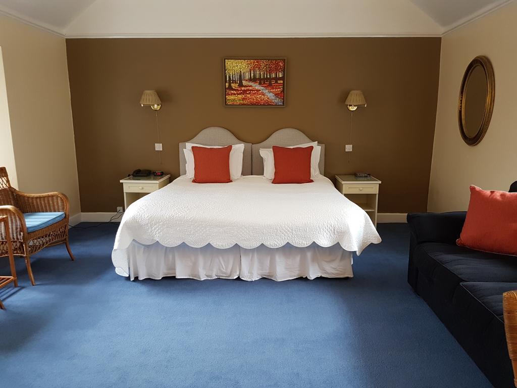The Wheatsheaf Hotel And Restaurant Свинтон Экстерьер фото