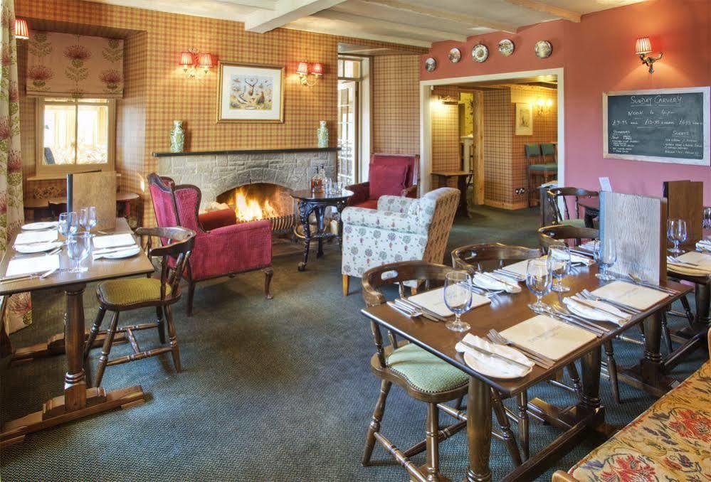 The Wheatsheaf Hotel And Restaurant Свинтон Экстерьер фото