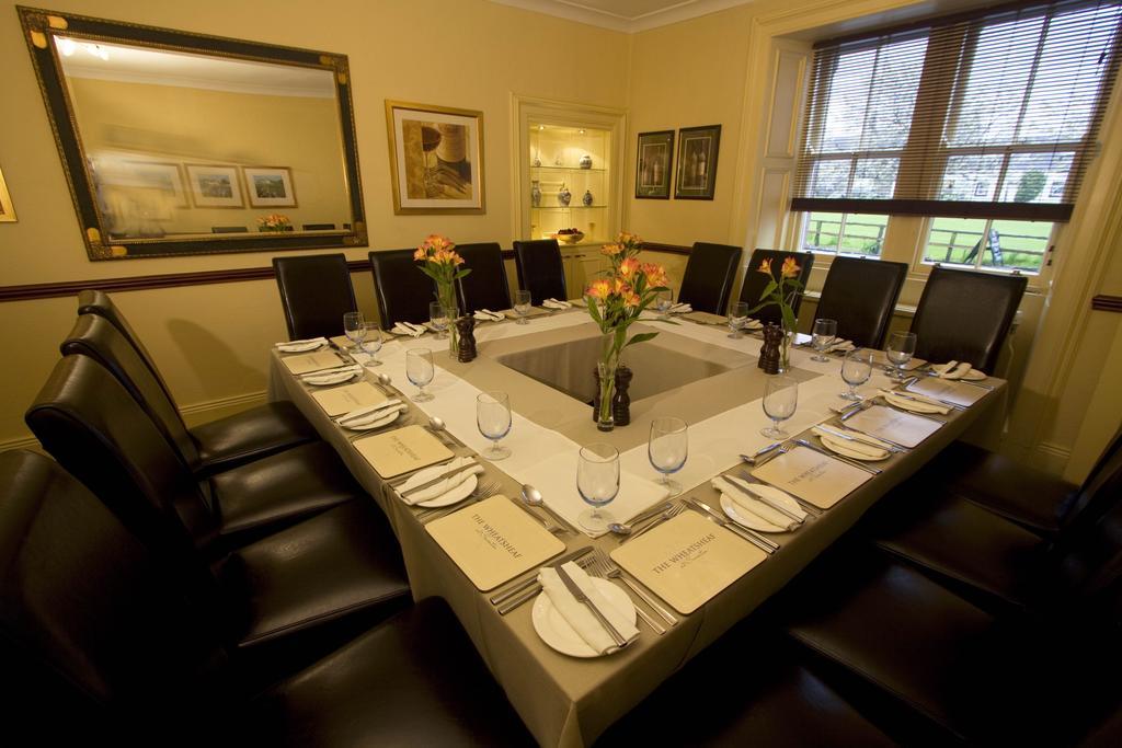 The Wheatsheaf Hotel And Restaurant Свинтон Экстерьер фото