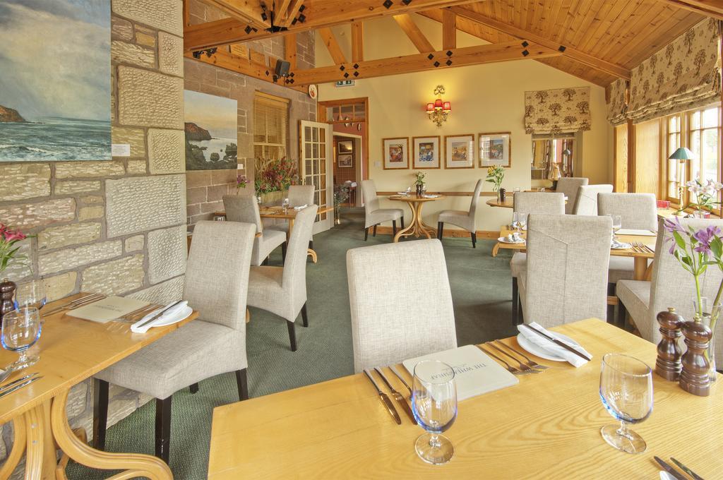 The Wheatsheaf Hotel And Restaurant Свинтон Экстерьер фото